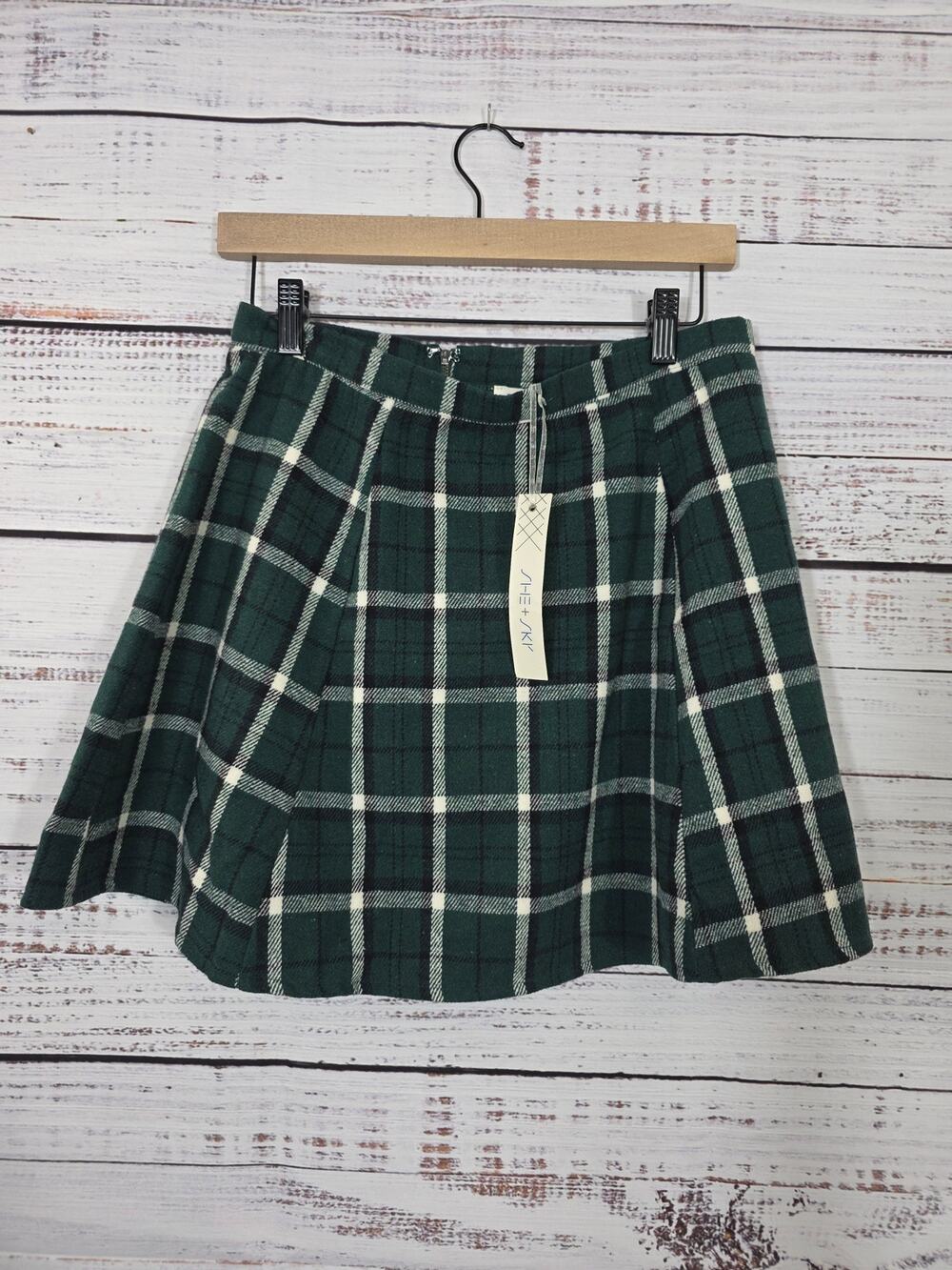 She & Sky women's green, black and white plaid skirt size Medium